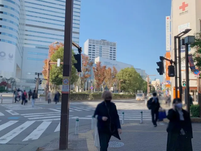 交差点は東京スター銀行方面へ